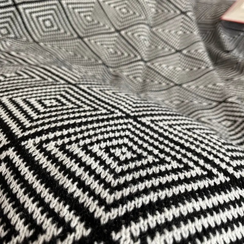 Soft Knitted Jacquard Vintage Throw Blanket (1pc)